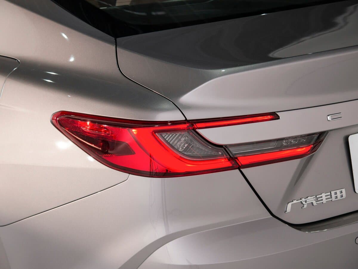 Toyota Camry IX (XV80) China Market — Detal