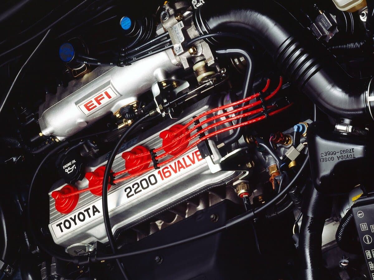 Toyota Celica V (T180) — Salon, öndən