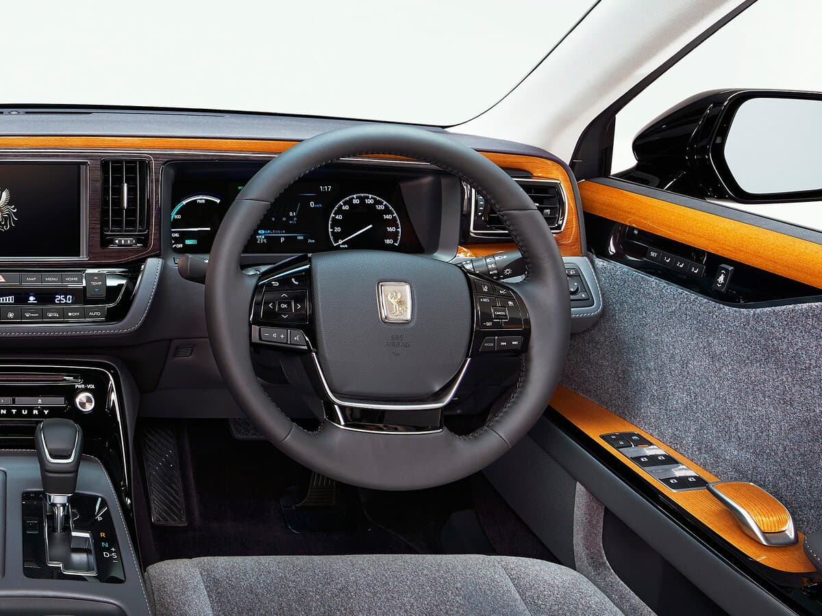 Toyota Century III (G60) — Sükan