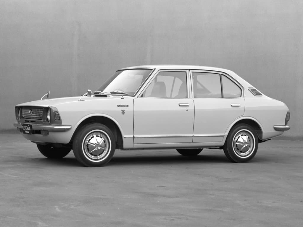 Toyota Corolla ii (E20) — Yandan