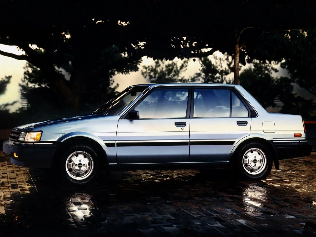 Toyota Corolla V (E80) — yandan görünüş