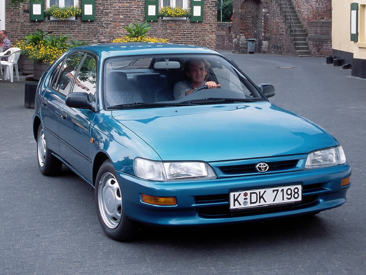 Toyota Corolla VII (E100) — Öndən