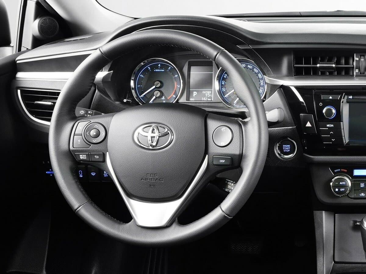 Toyota Corolla XI (E160, E170, E180) — Sükan