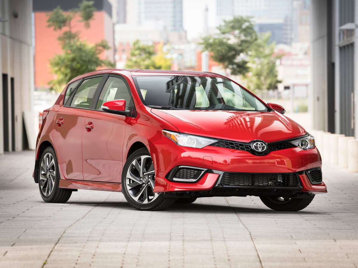 Toyota Corolla XI (E160, E170, E180) Restayling 1 — Öndən