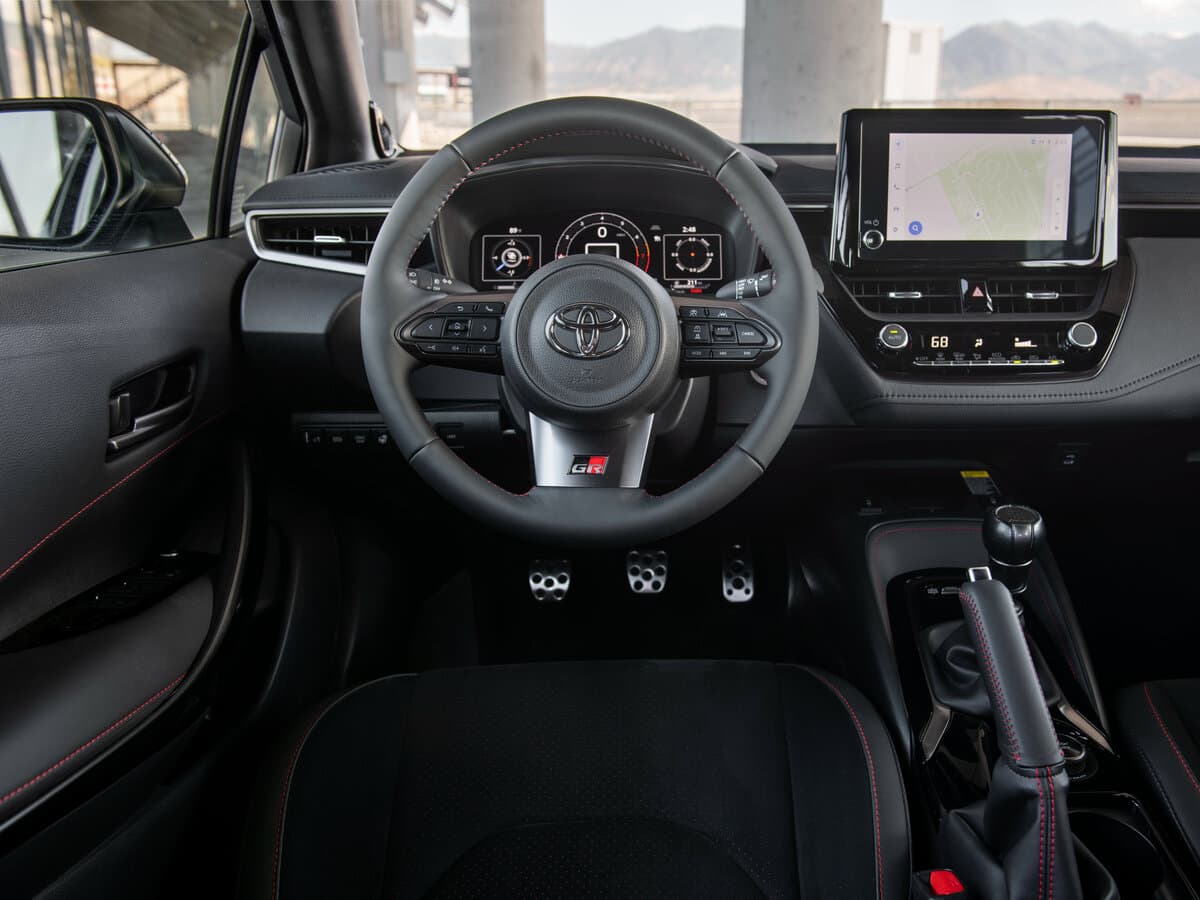Toyota Corolla XII (E210) — Sükan