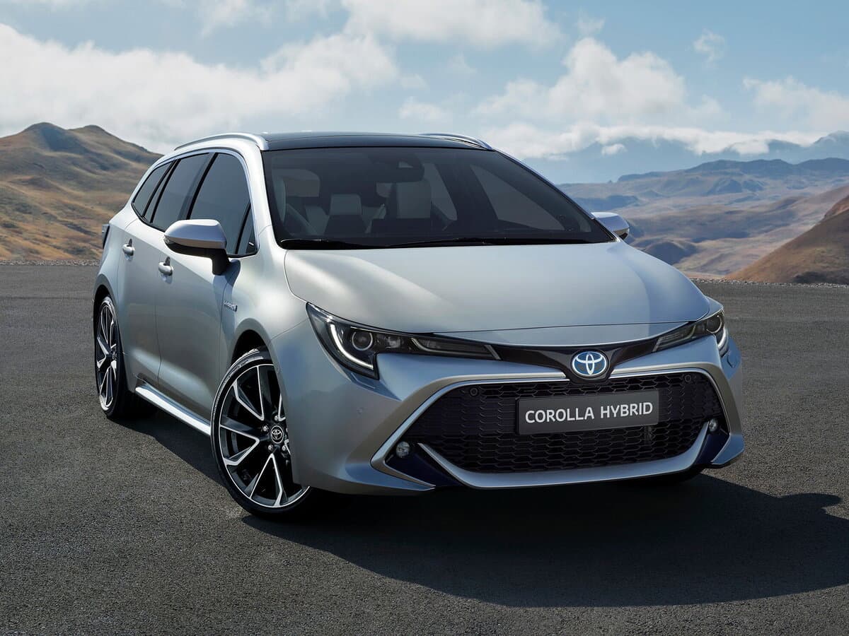 Toyota Corolla XII (E210) — Öndən