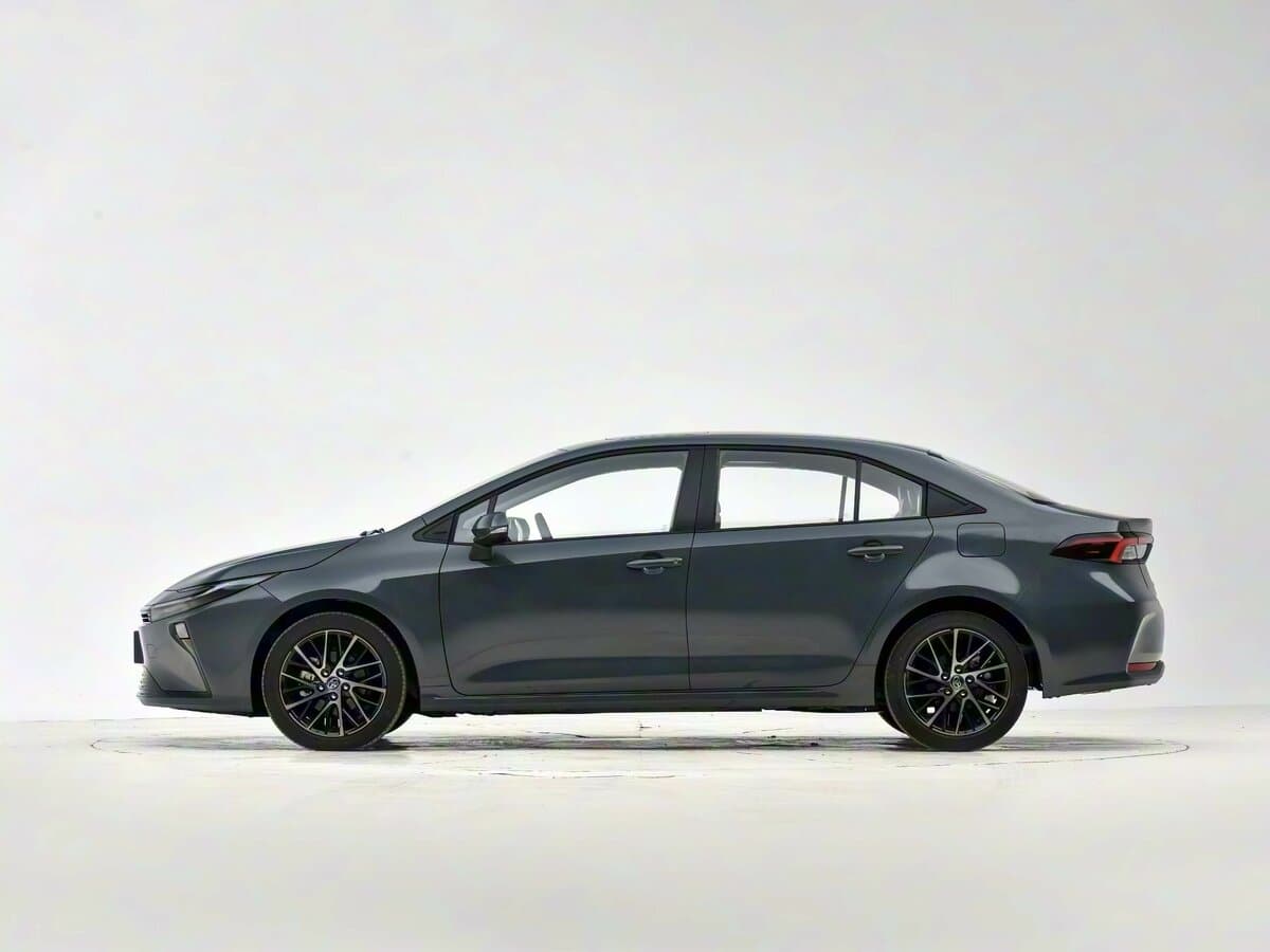 Toyota Corolla XII (E210) Restayling 2 — Yandan