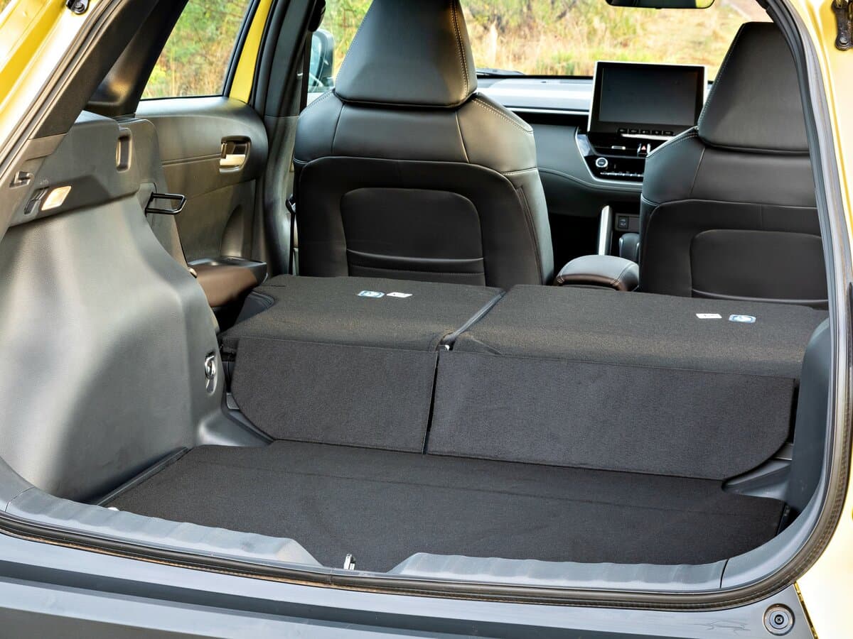 Toyota Corolla Cross I Restayling — Salon, öndən