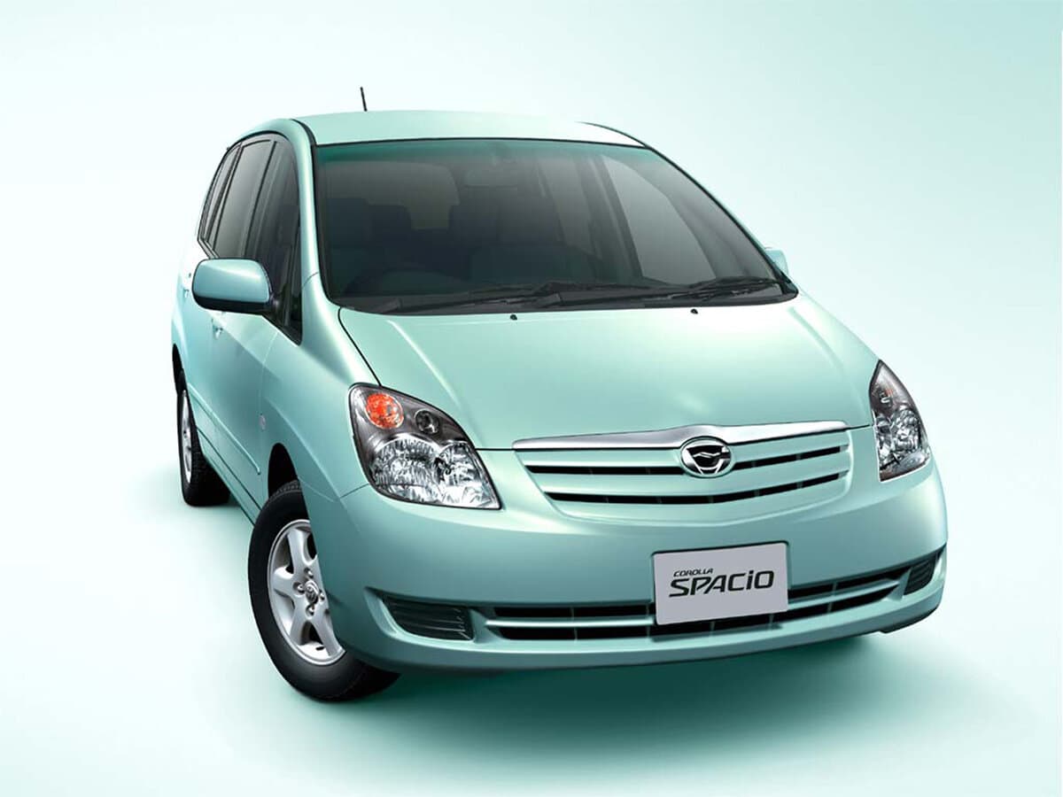 Toyota Corolla Spacio II — Öndən