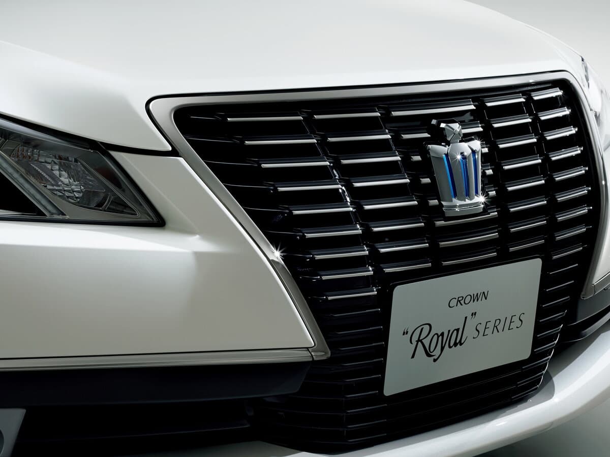 Toyota Crown XIV (S210) — Salon, öndən