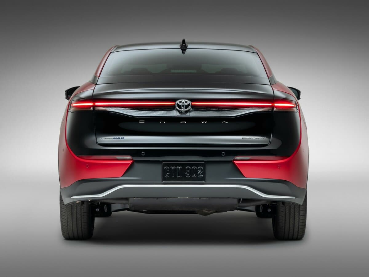 Toyota Crown XVI (S230) — Arxadan