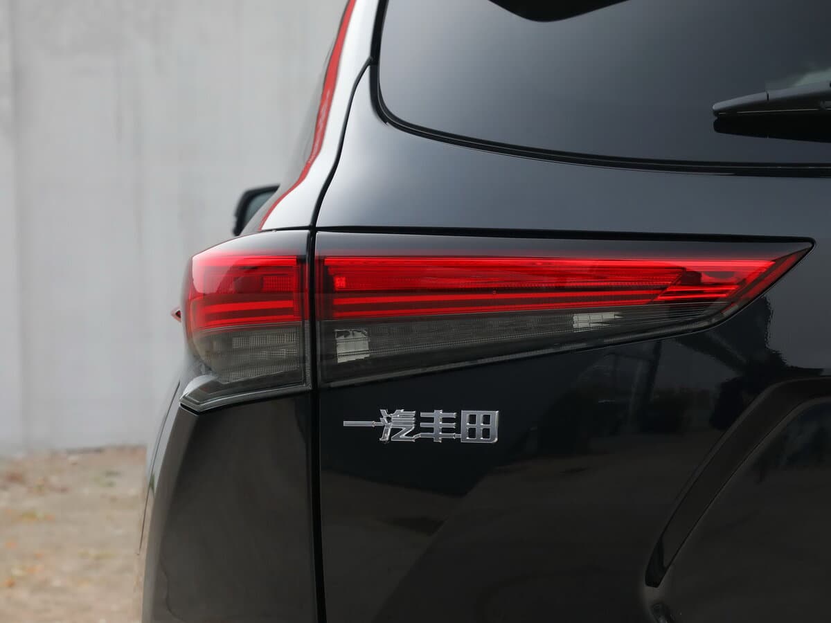Toyota Crown Kluger 2021 – indiyədək — Detal