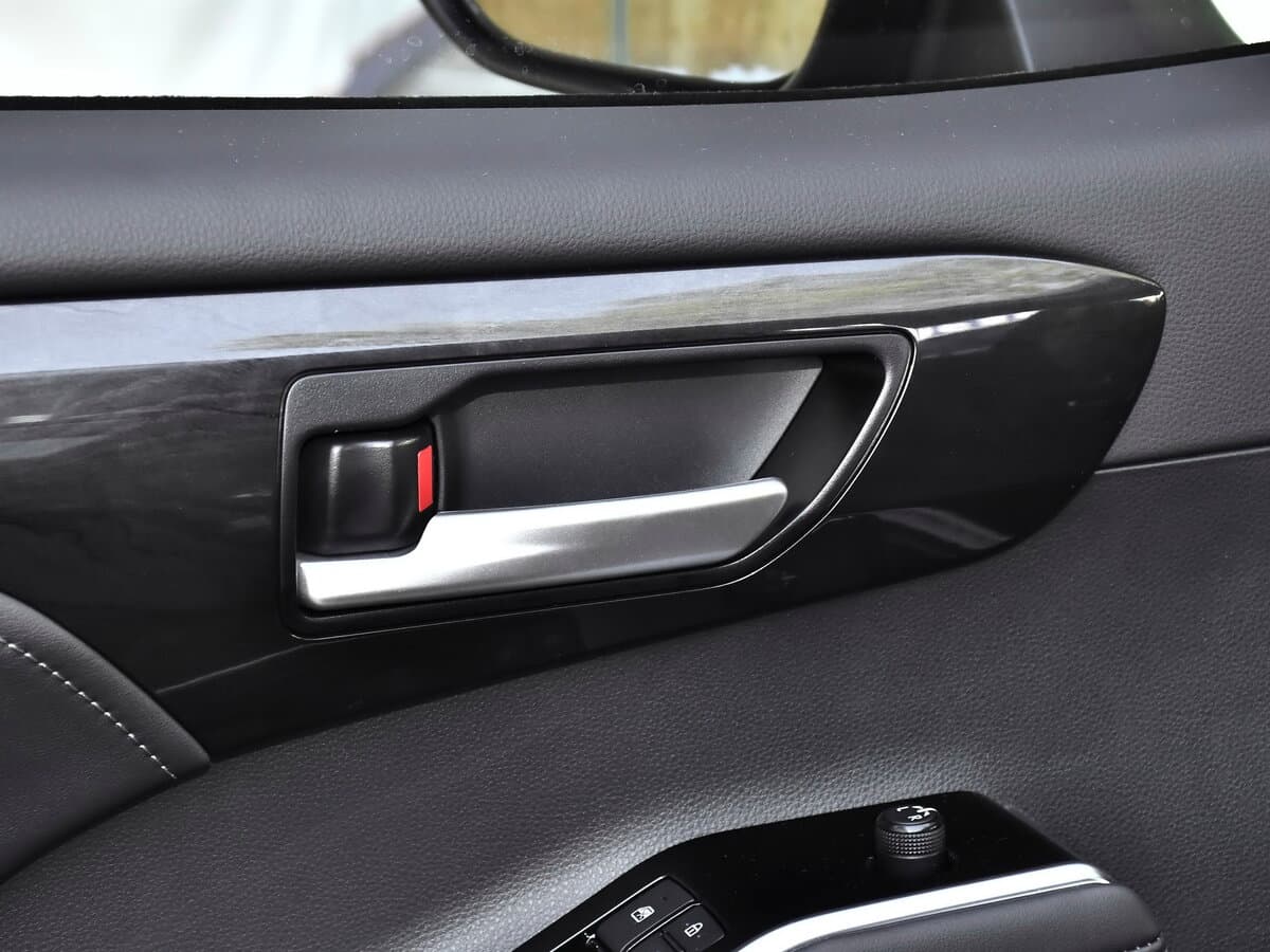 Toyota Crown Kluger 2021 – indiyədək — Qapı