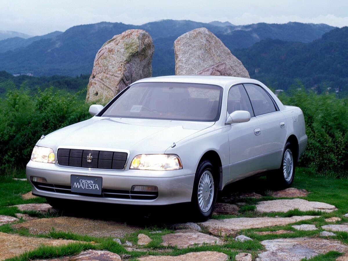 Toyota Crown Majesta I (S140) — Əsas şəkil