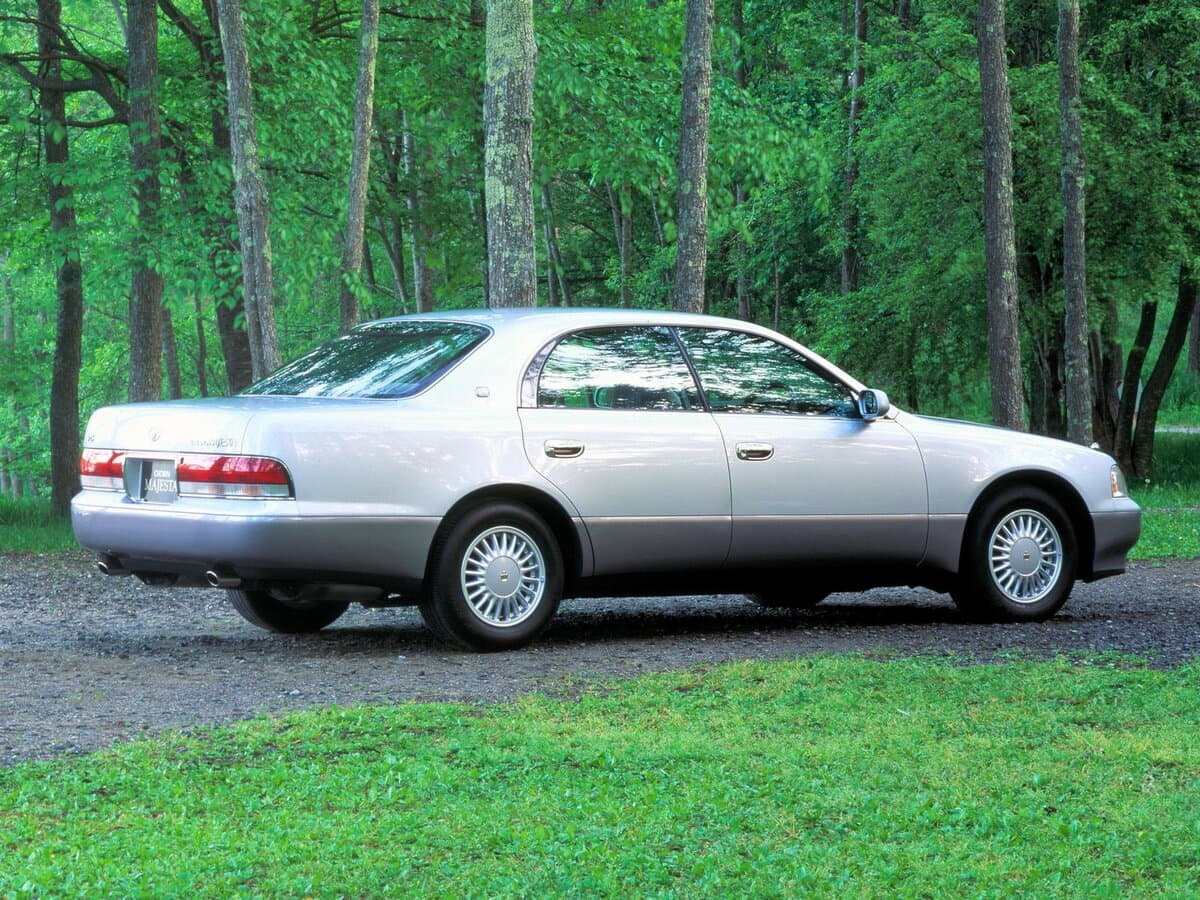 Toyota Crown Majesta I (S140) — Yandan