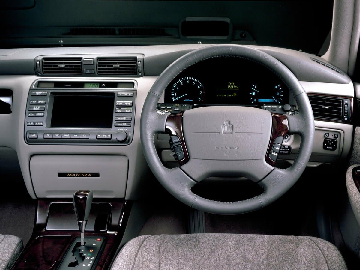Toyota Crown Majesta III (S170) — Sükan