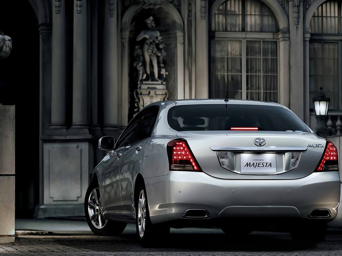 Toyota Crown Majesta V (S200) — Arxadan