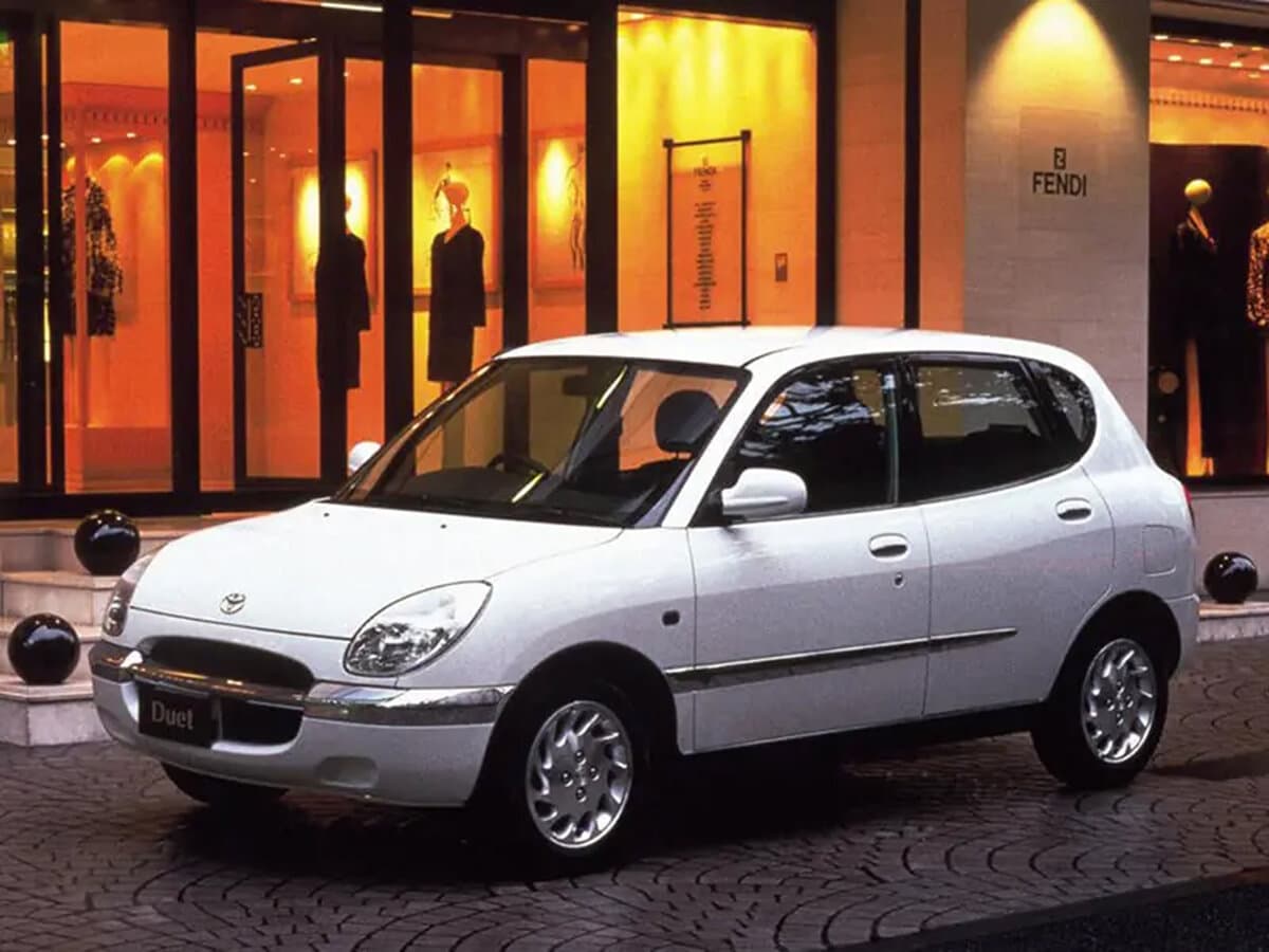 Toyota Duet 1998 – 2004 — Əsas şəkil