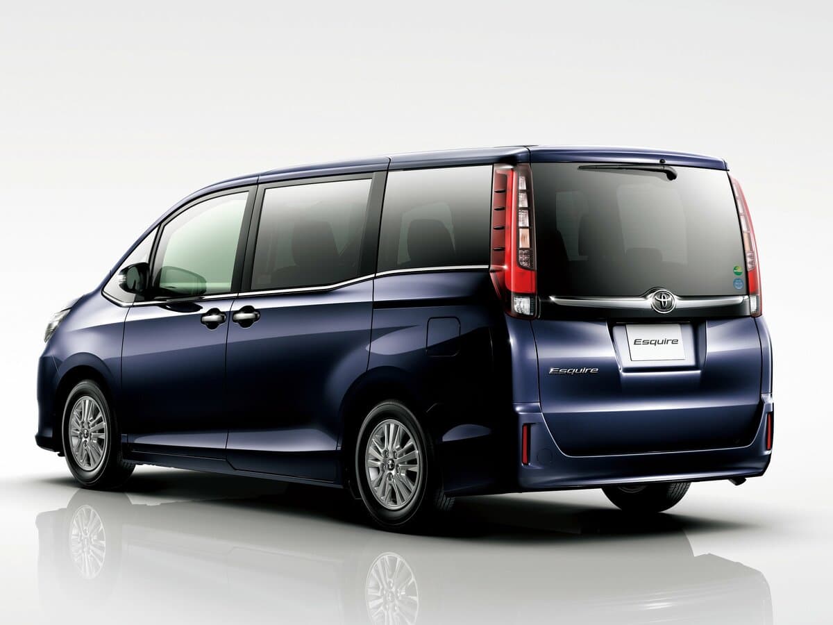 Toyota Esquire I — 3/4 arxadan