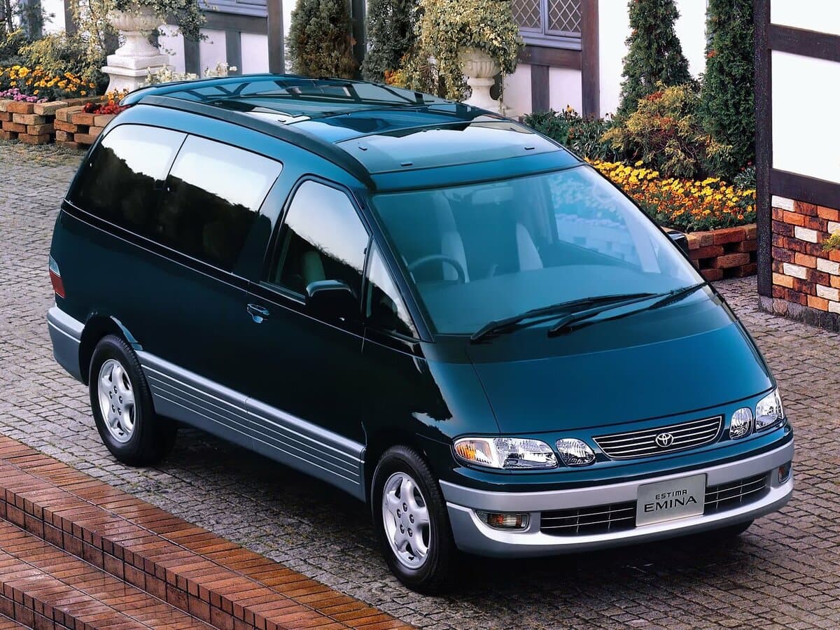 Toyota Estima I — Öndən