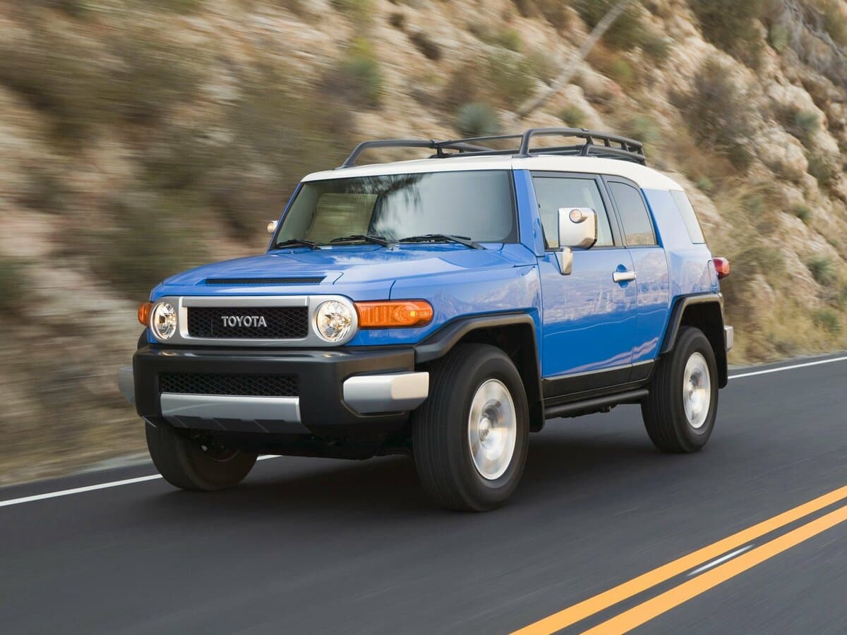 Toyota FJ Cruiser 2006 – 2022 — Əsas şəkil