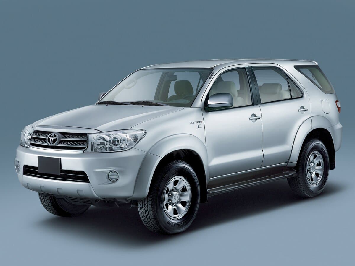 Toyota Fortuner I Restayling — Əsas şəkil