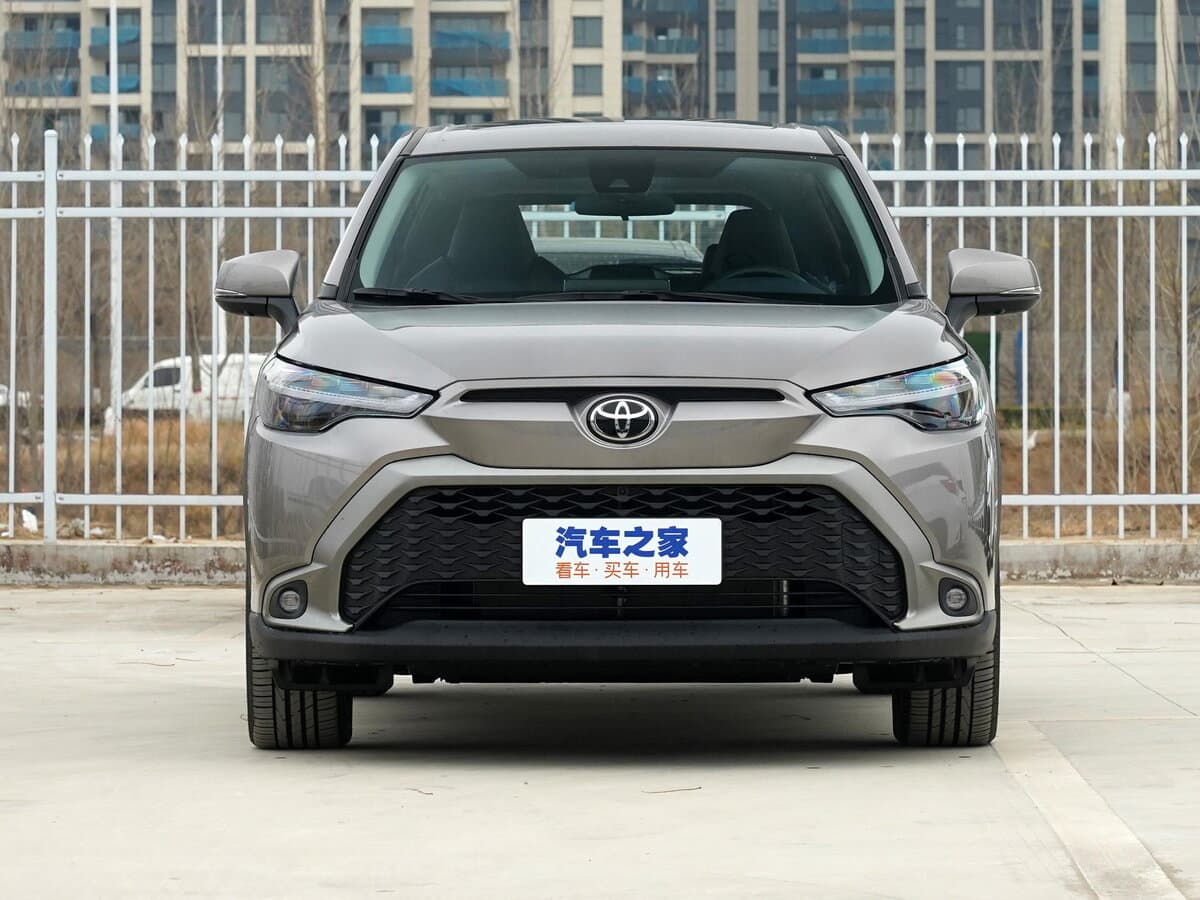 Toyota Frontlander I — Öndən