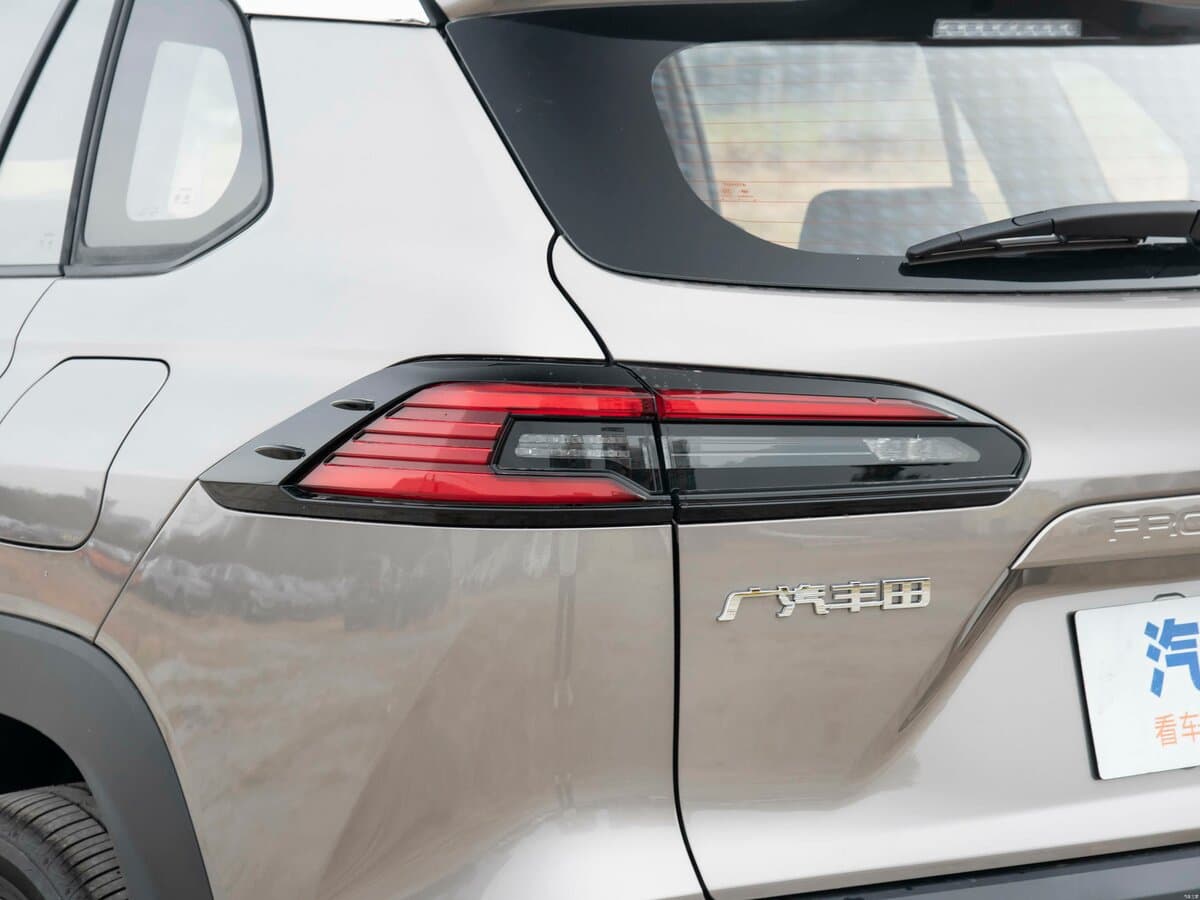 Toyota Frontlander I Restayling — Detal