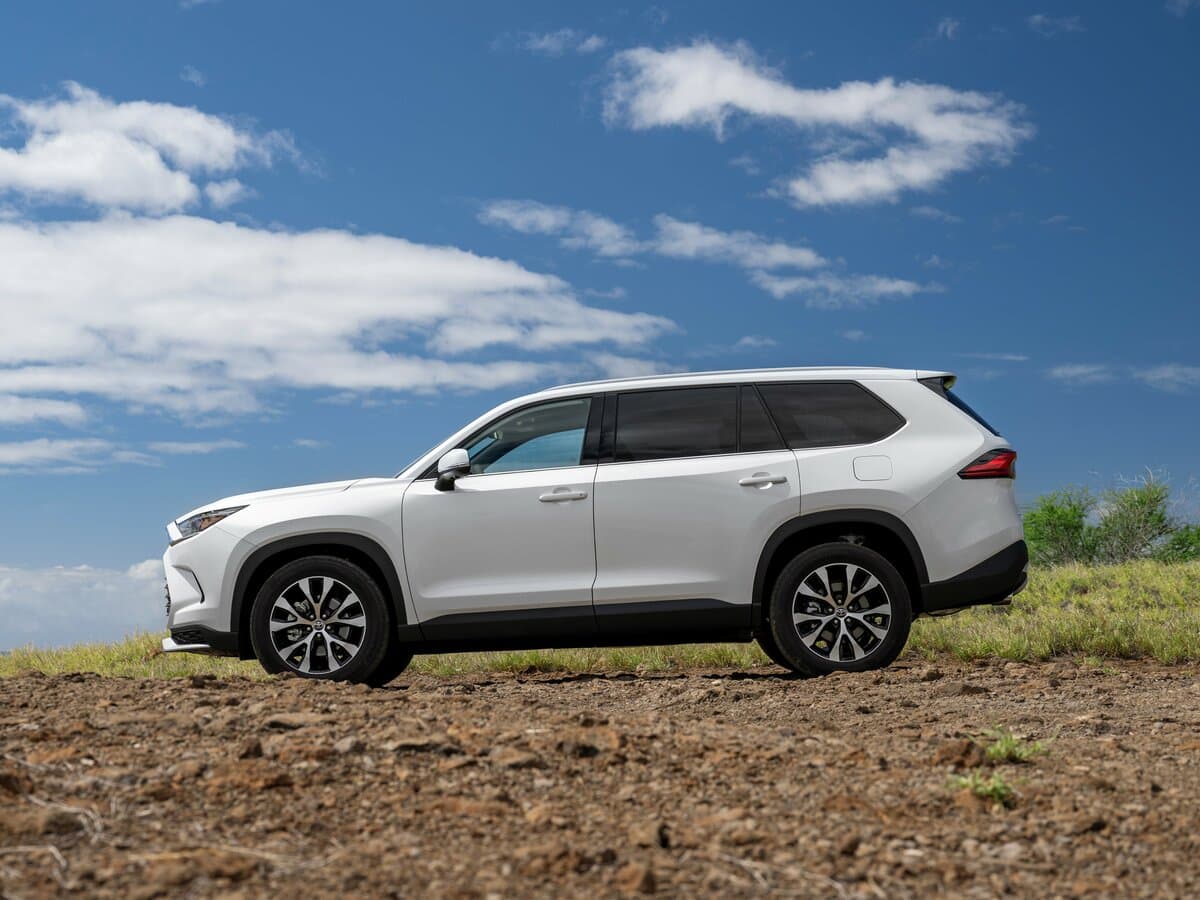 Toyota Grand Highlander 2023 – indiyədək — Yandan