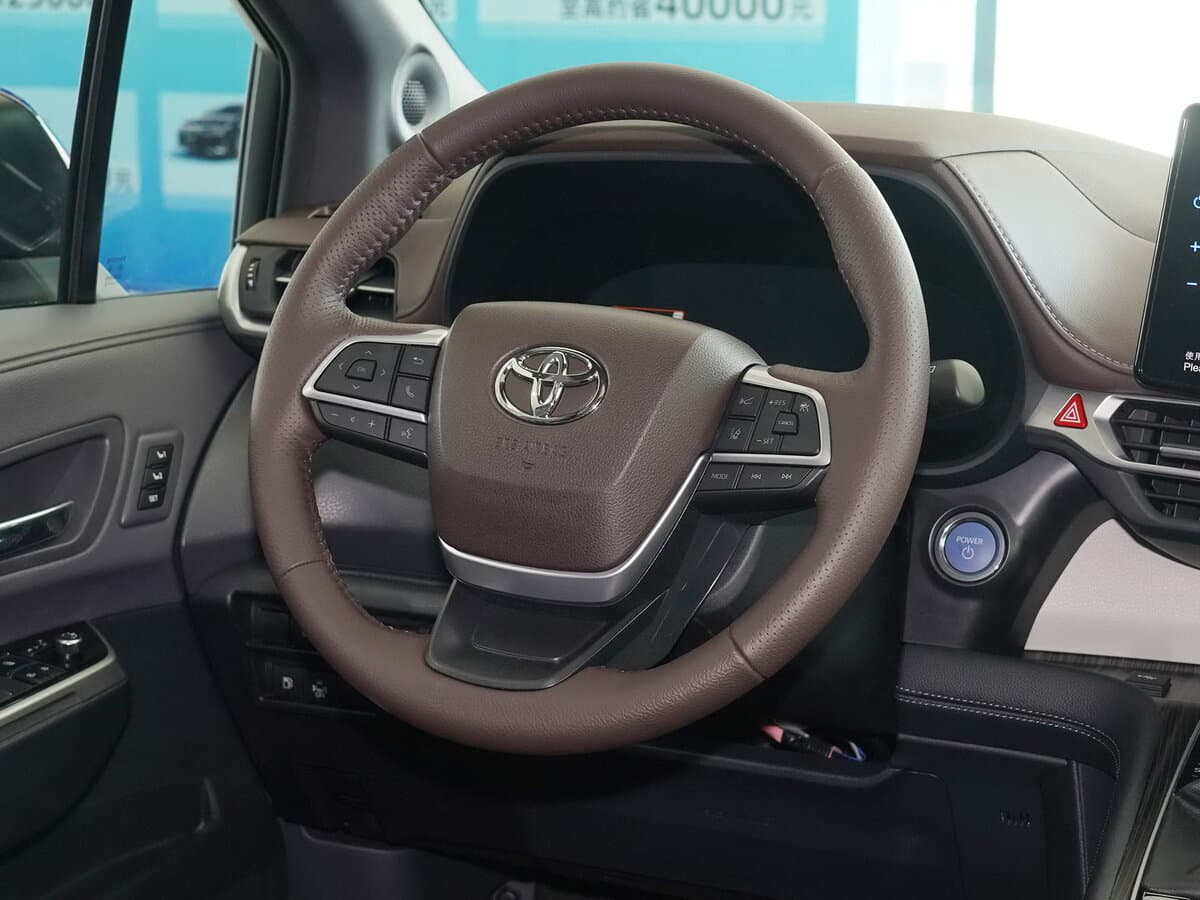 Toyota Granvia XL40 (China Market) — Sükan