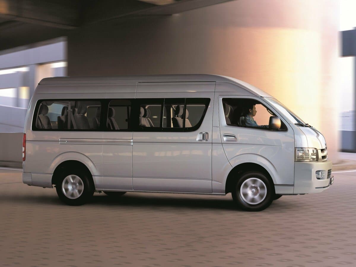 Toyota HiAce H200 Restayling — Yandan