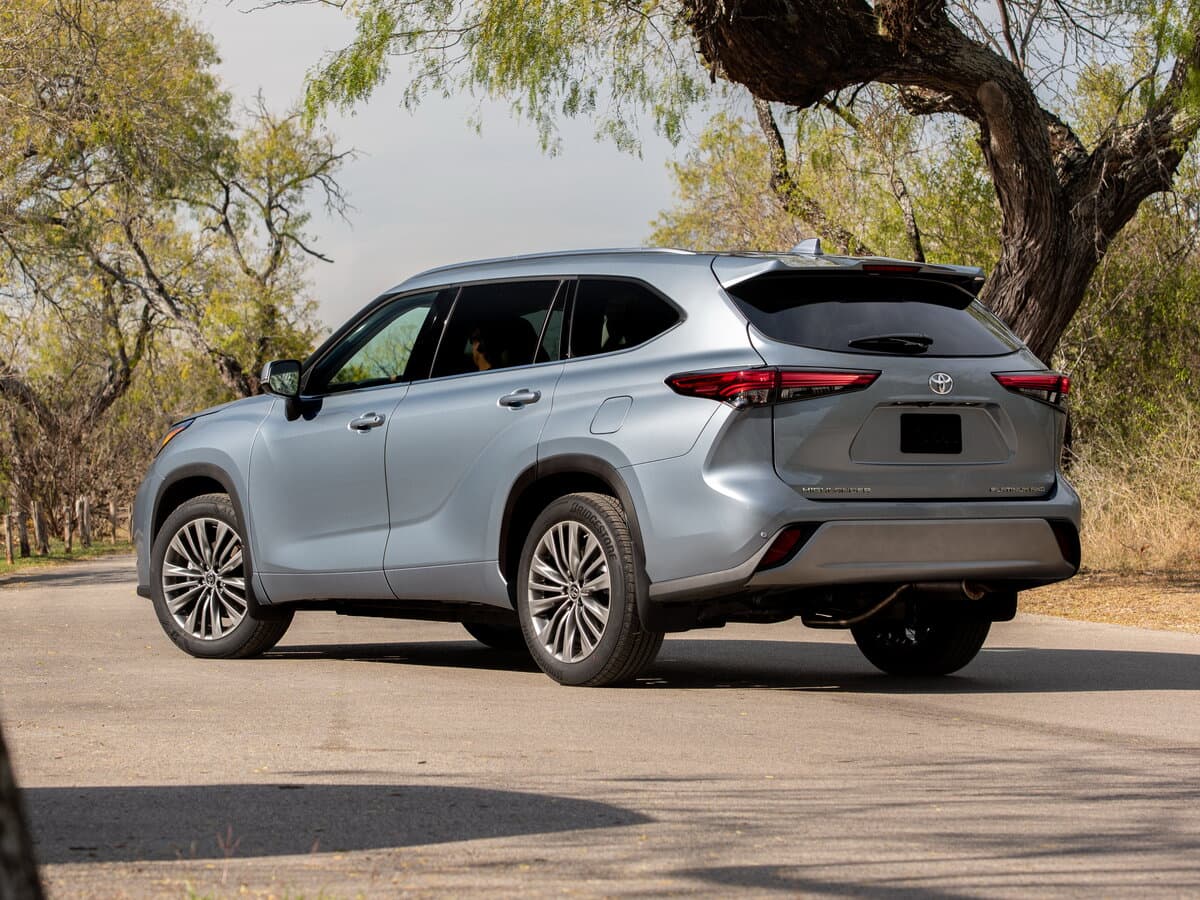 Toyota Highlander IV (XU70) — 3/4 arxadan