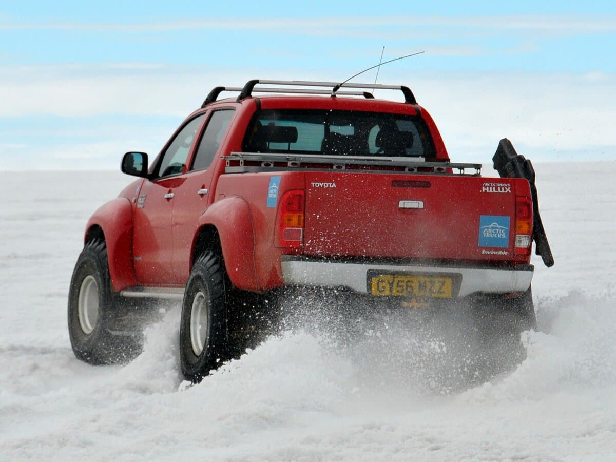 Toyota Hilux VII — Arxadan