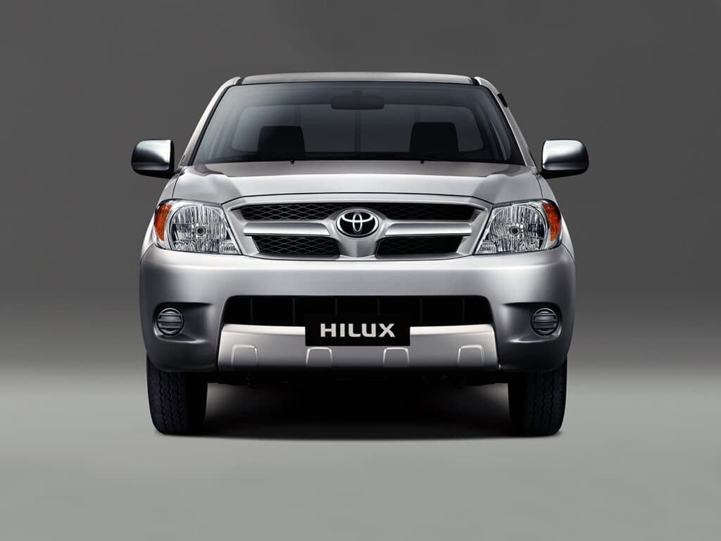 Toyota Hilux VII — Öndən