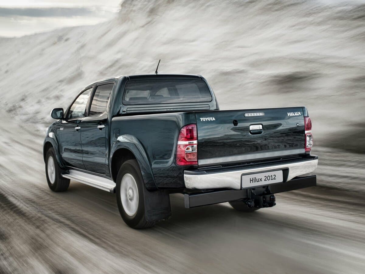 Toyota Hilux VII Restayling — 3/4 arxadan