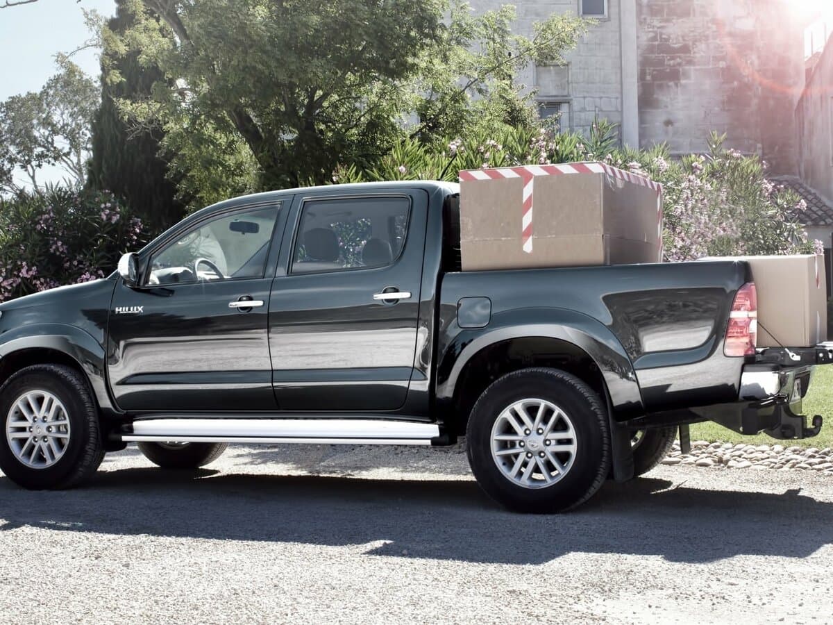 Toyota Hilux VII Restayling — Yandan
