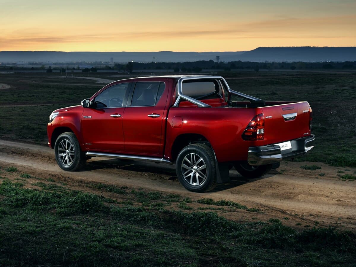 Toyota Hilux VIII — 3/4 arxadan