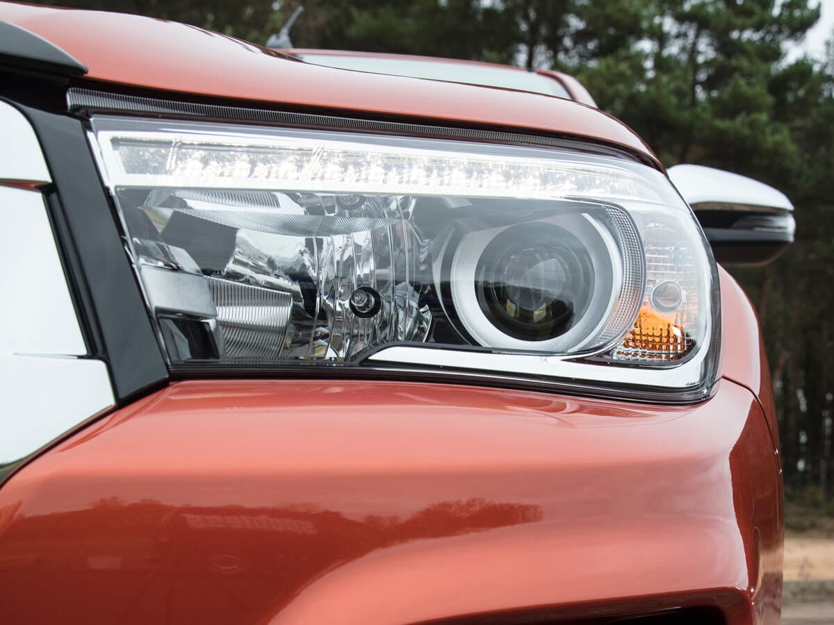 Toyota Hilux VIII Restayling — Fara