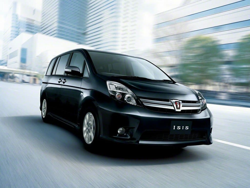 Toyota ISis I Restayling — Öndən