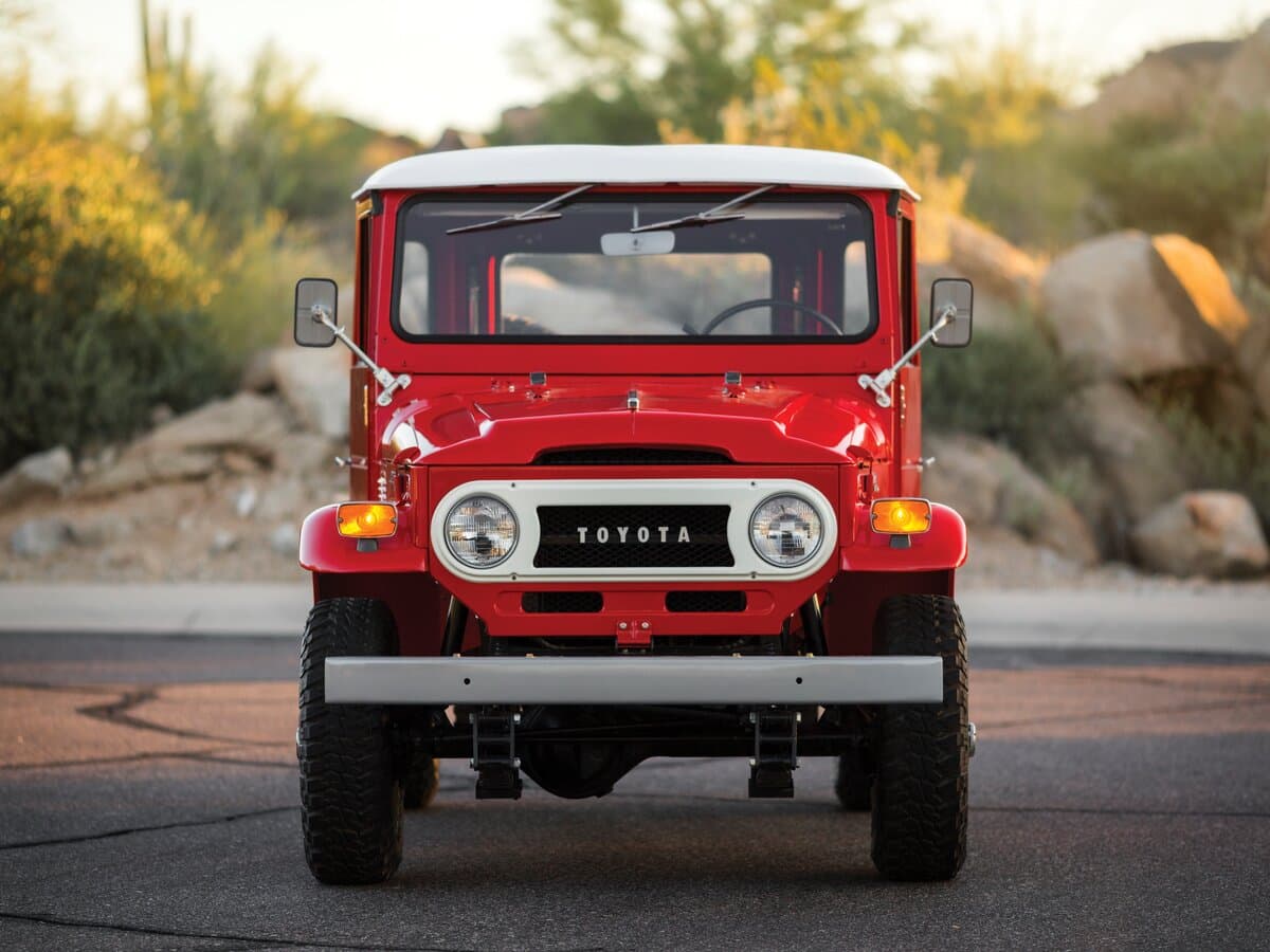 Toyota Land Cruiser 40 Series — Öndən