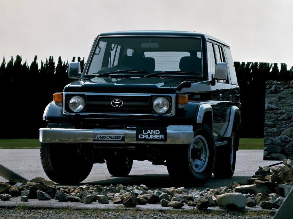 Toyota Land Cruiser 70 Series — Öndən