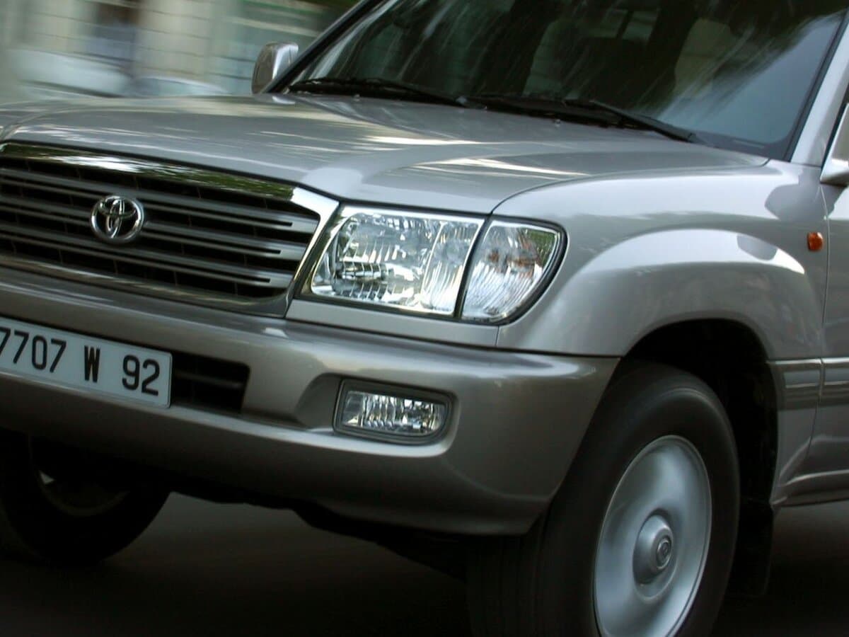 Toyota Land Cruiser 100 Series Restayling 1 — Fara
