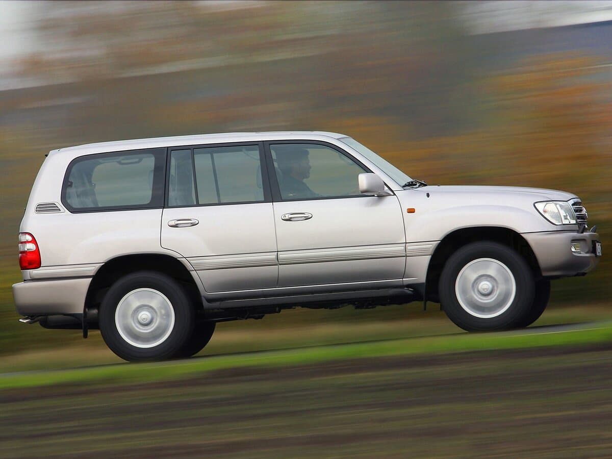 Toyota Land Cruiser 100 Series Restayling 1 — Yandan