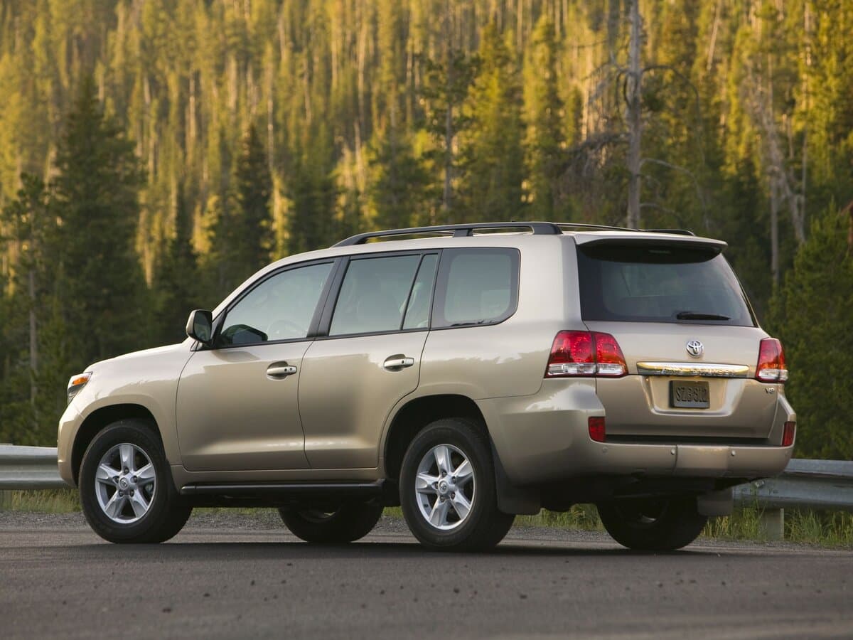 Toyota Land Cruiser 200 Series — 3/4 arxadan