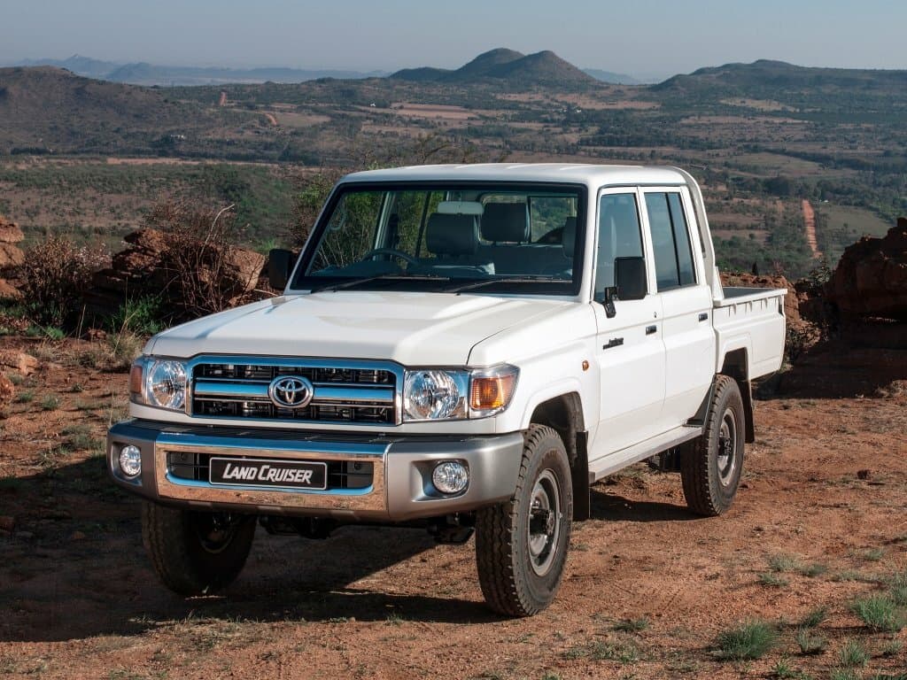 Toyota Land Cruiser 70 Series Restayling 1 — Öndən