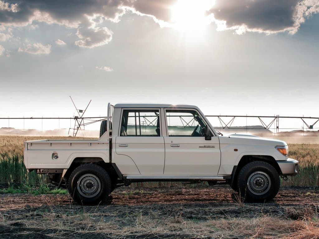Toyota Land Cruiser 70 Series Restayling 1 — Yandan
