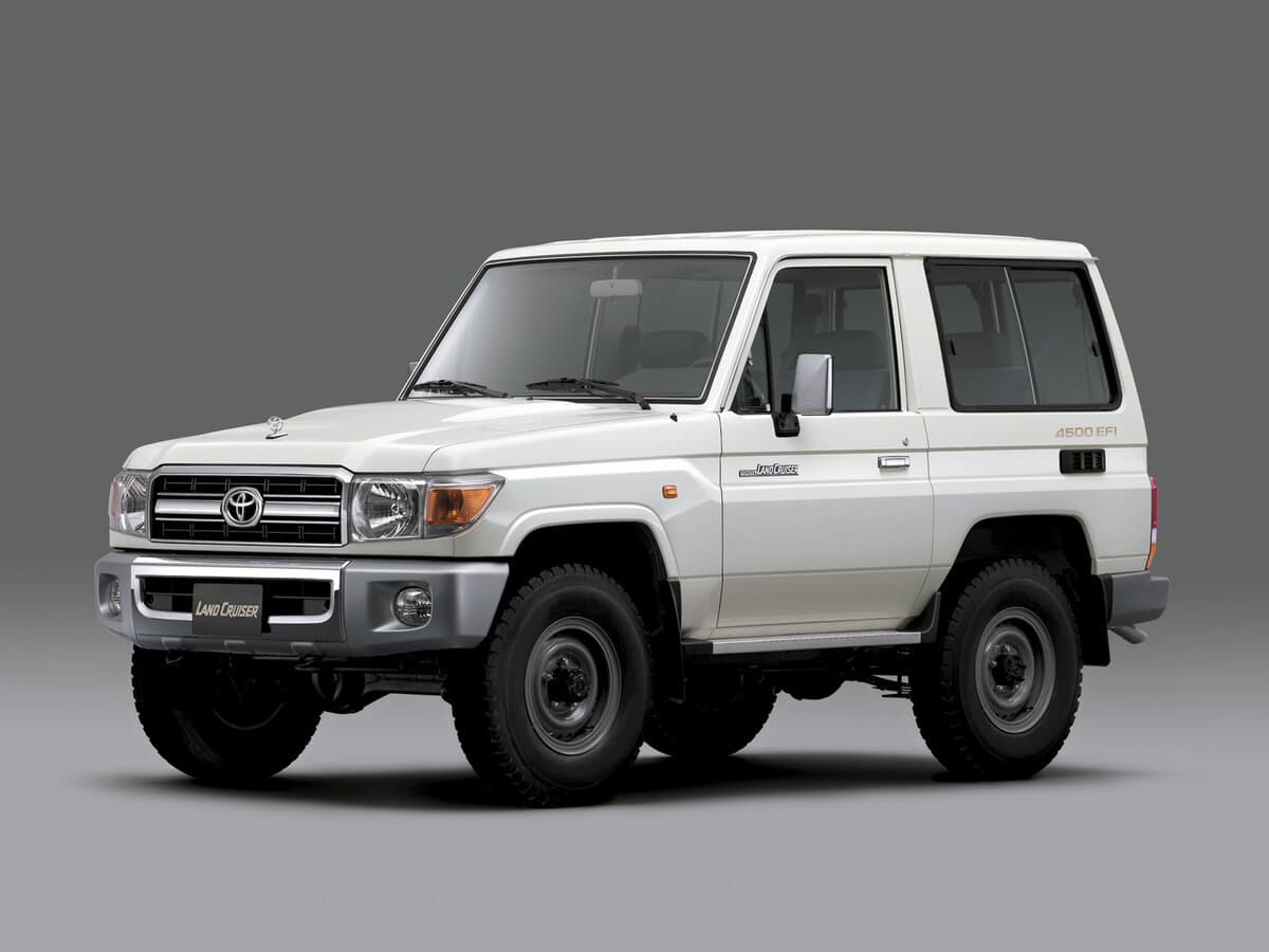 Toyota Land Cruiser 70 Series Restayling 1 — Əsas şəkil