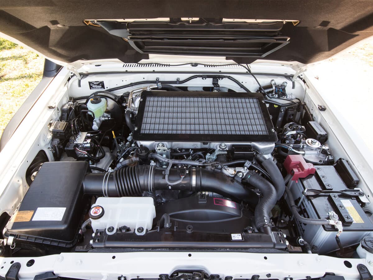 Toyota Land Cruiser 70 Series Restayling 1 — Salon, öndən