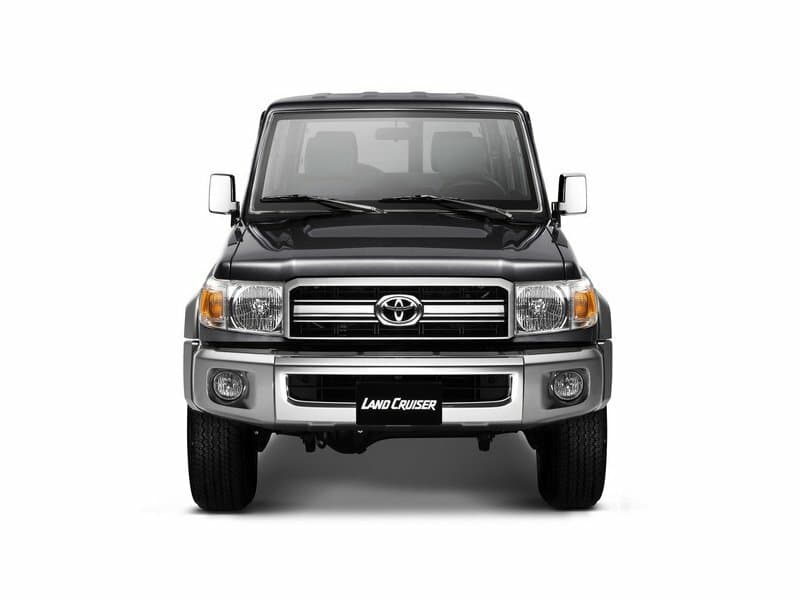 Toyota Land Cruiser 70 Series Restayling 1 — Öndən