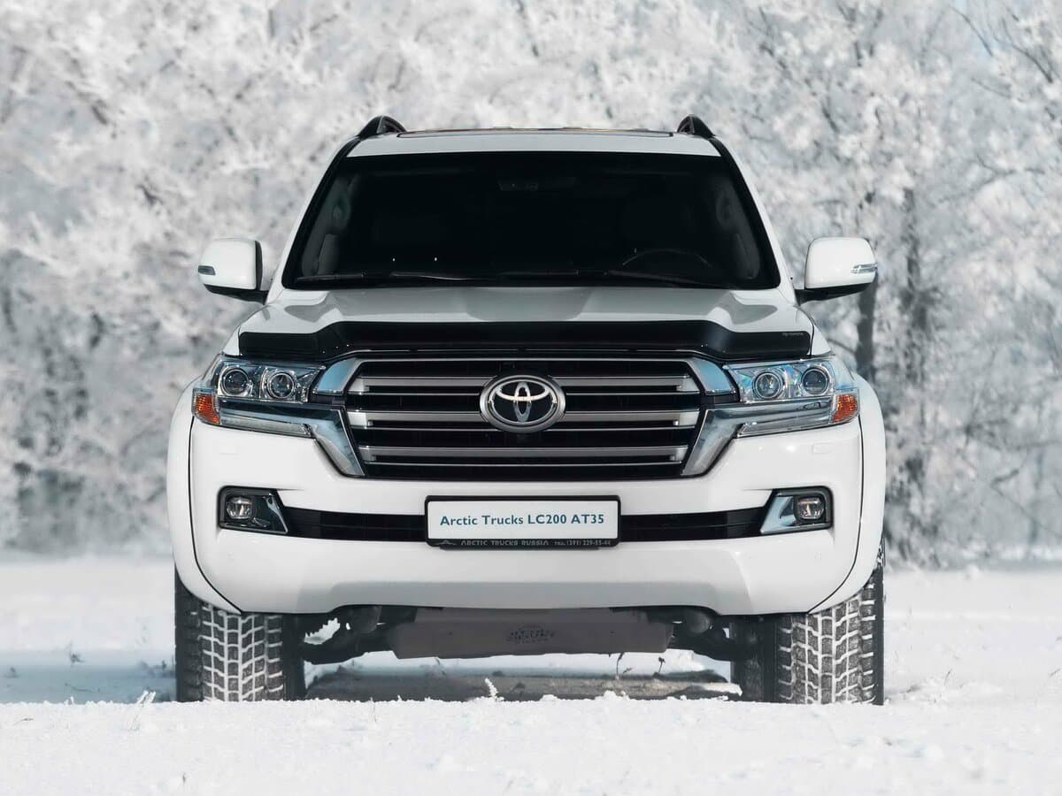 Toyota Land Cruiser 200 Series Restayling 2 — Öndən